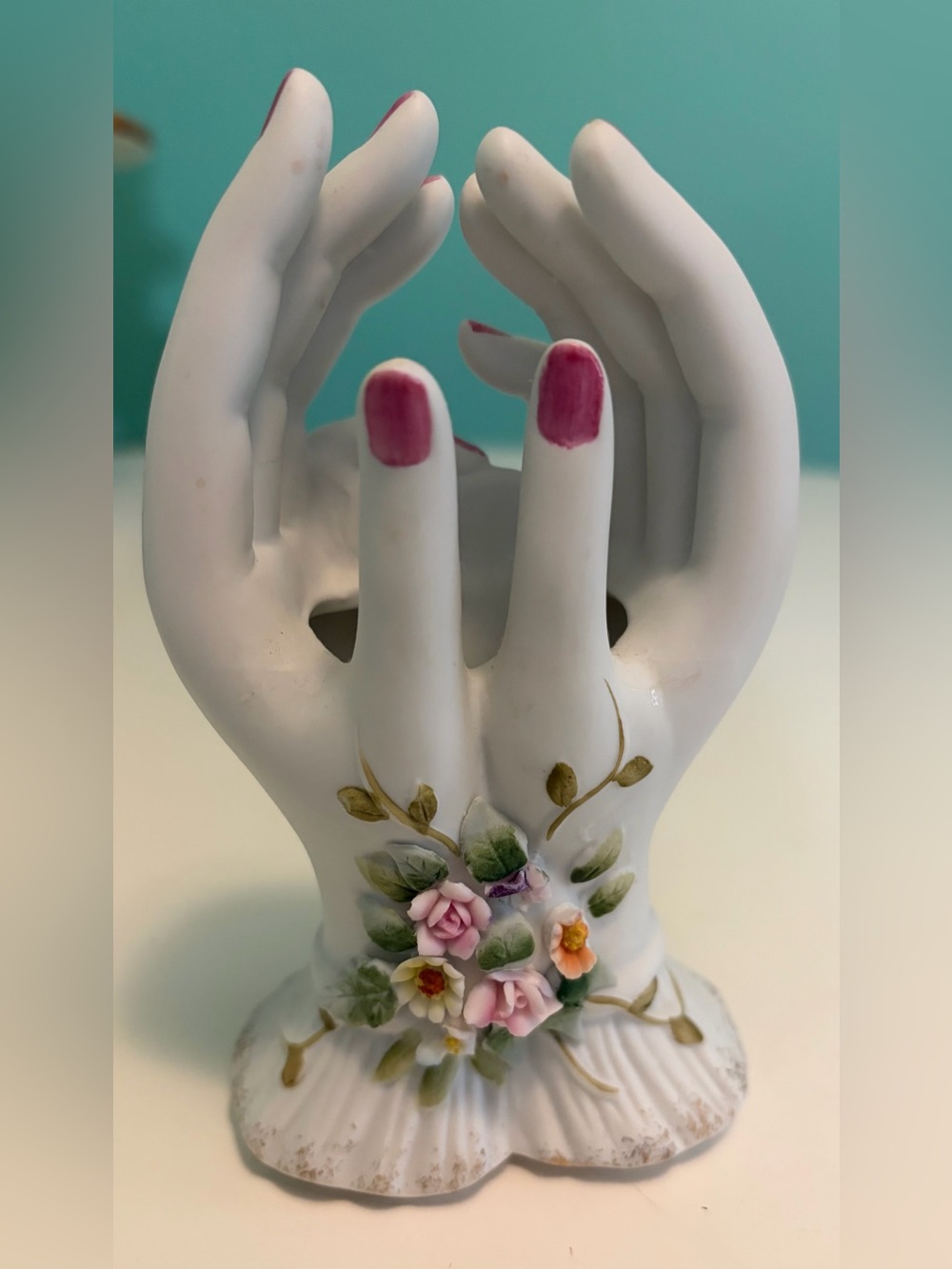 Vintage Lefton #KW4198 Figural Hand Painted Victorian Vase Jewelry 3D Flowers